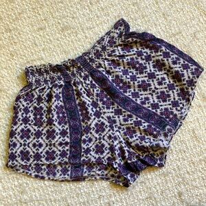 💜 BRANDY MELVILLE SIZE SMALL PULL ON SHORTS
